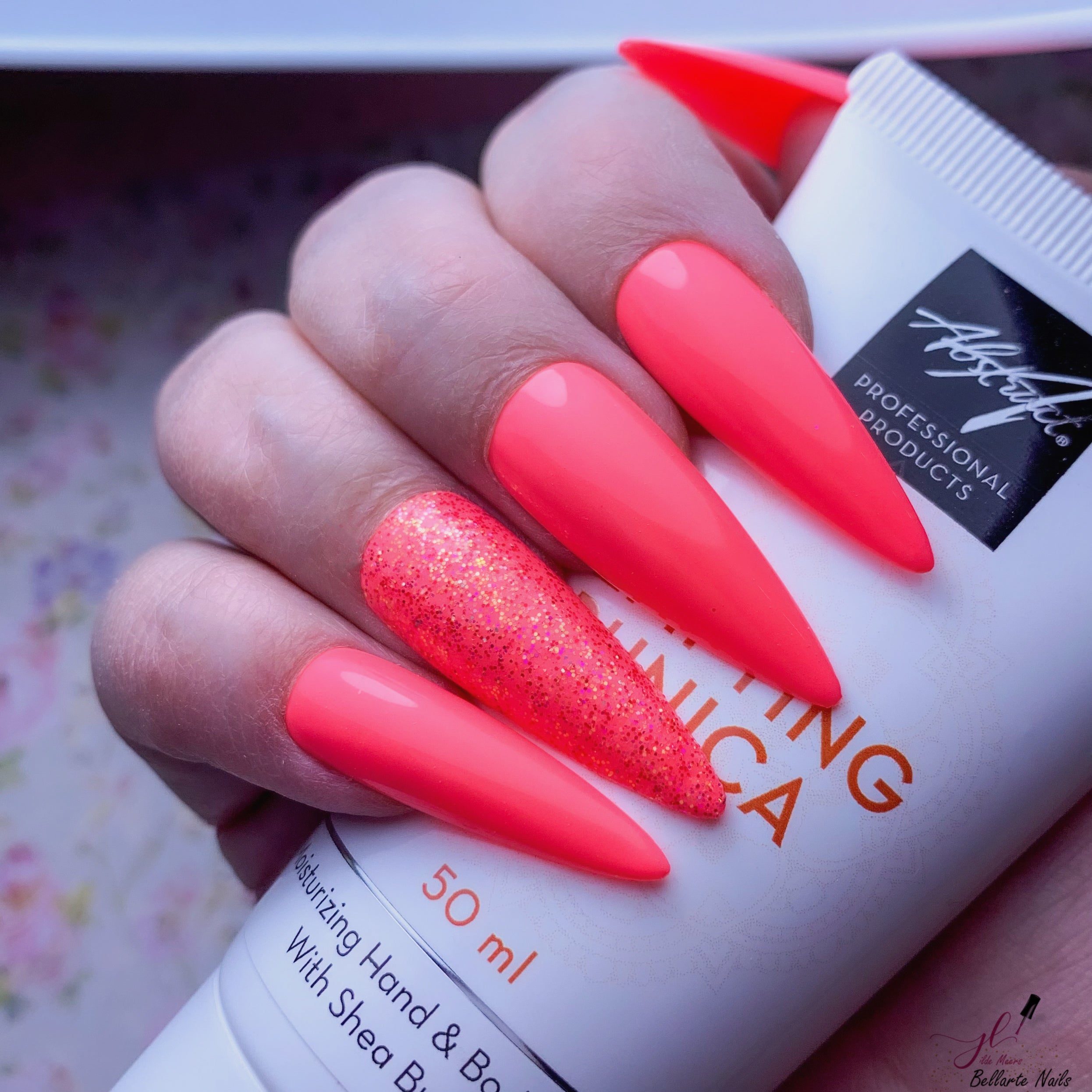Lipstick & Leather Tights 15ml, Abstract